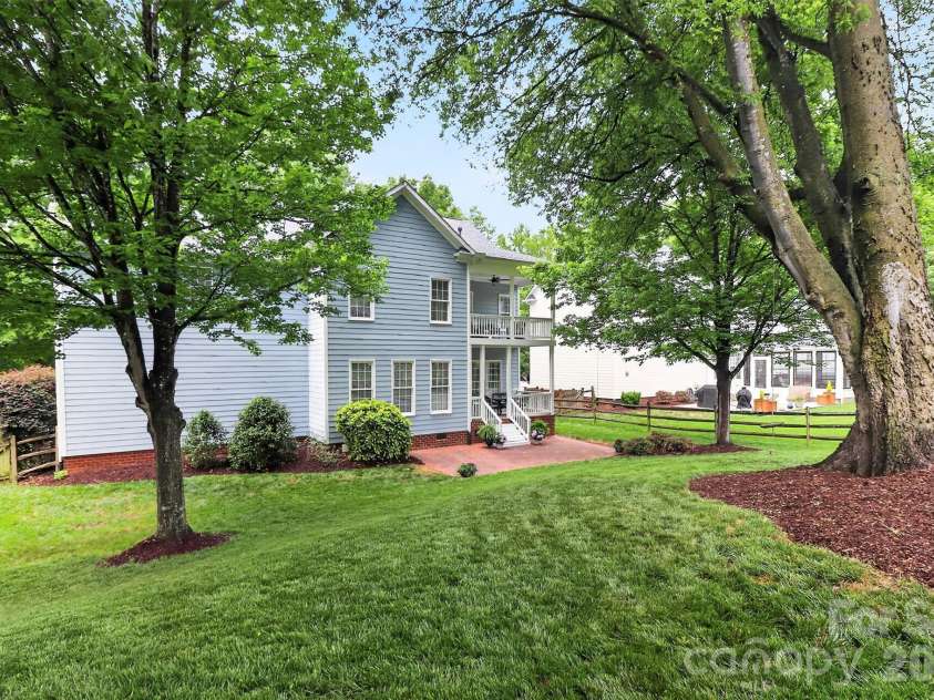 16147 Glen Miro Drive, Huntersville, NC 28078.  MLS# CAR4364348, YatesRealty ID 18683. 