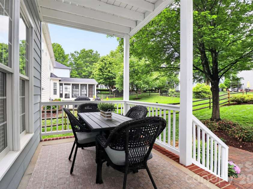 16147 Glen Miro Drive, Huntersville, NC 28078.  MLS# CAR4364348, YatesRealty ID 18683. 