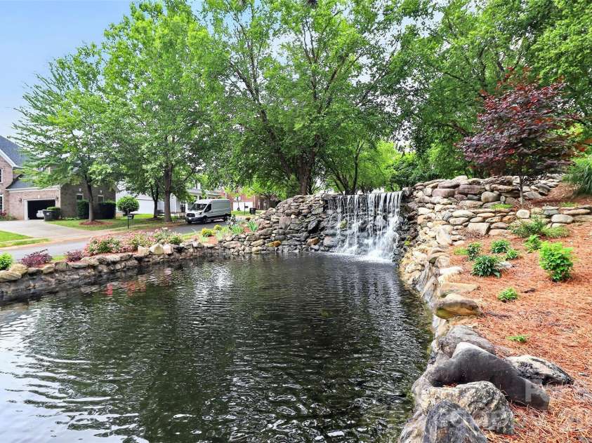 16147 Glen Miro Drive, Huntersville, NC 28078.  MLS# CAR4364348, YatesRealty ID 18683. 