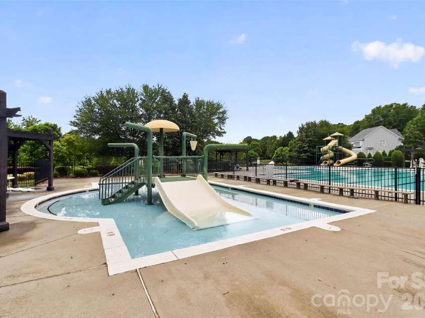16147 Glen Miro Drive, Huntersville, NC 28078.  MLS# CAR4364348, YatesRealty ID 18683. 