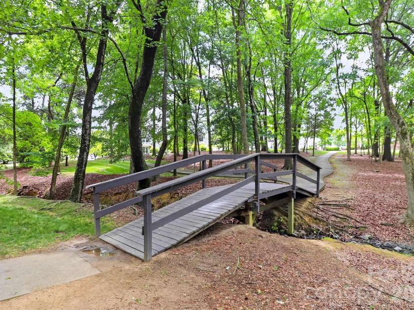 16147 Glen Miro Drive, Huntersville, NC 28078.  MLS# CAR4364348, YatesRealty ID 18683. 