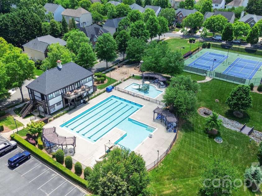 16147 Glen Miro Drive, Huntersville, NC 28078.  MLS# CAR4364348, YatesRealty ID 18683. 