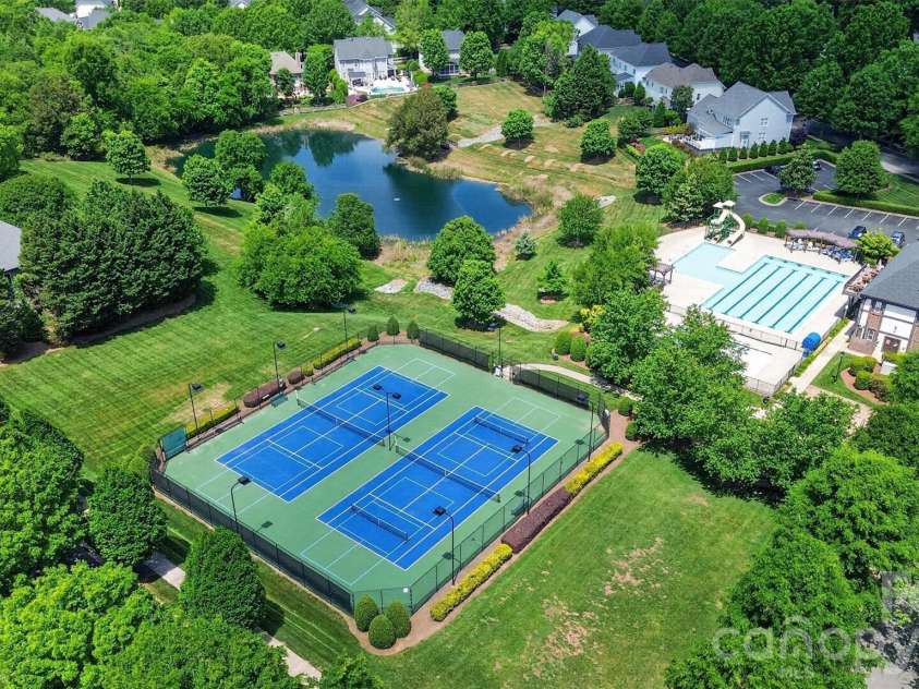 16147 Glen Miro Drive, Huntersville, NC 28078.  MLS# CAR4364348, YatesRealty ID 18683. 