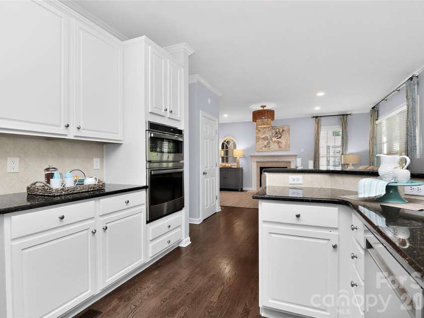 16147 Glen Miro Drive, Huntersville, NC 28078.  MLS# CAR4364348, YatesRealty ID 18683. 