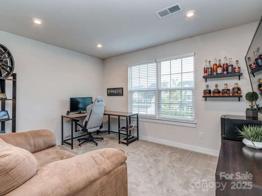 1607 Tundra Lane, Denver, NC 28037.  MLS# CAR4265347, YatesRealty ID 18684. Loft / Flex space