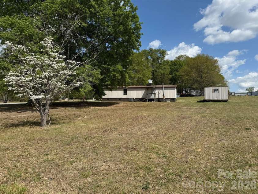 281 Phillips Drive, Forest City, NC 28043.  MLS# CAR4365178, YatesRealty ID 18684. 