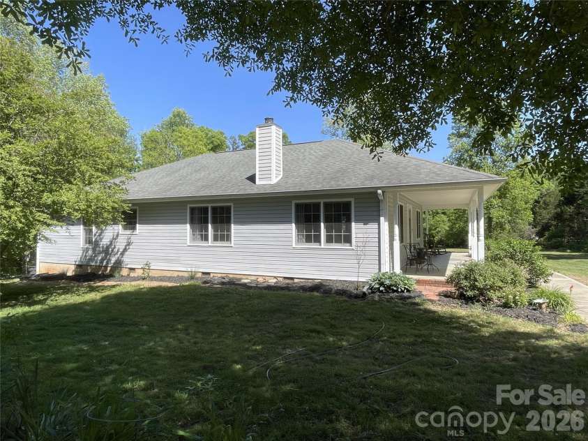 2031 Redskin Trail, Iron Station, NC 28080.  MLS# CAR4376461, YatesRealty ID 18686. 
