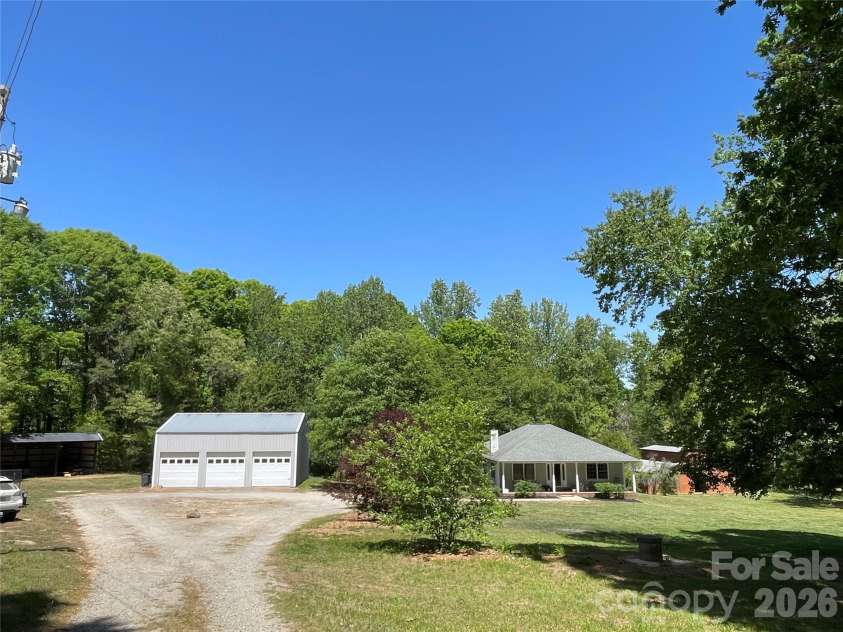 2031 Redskin Trail, Iron Station, NC 28080.  MLS# CAR4376461, YatesRealty ID 18686. 