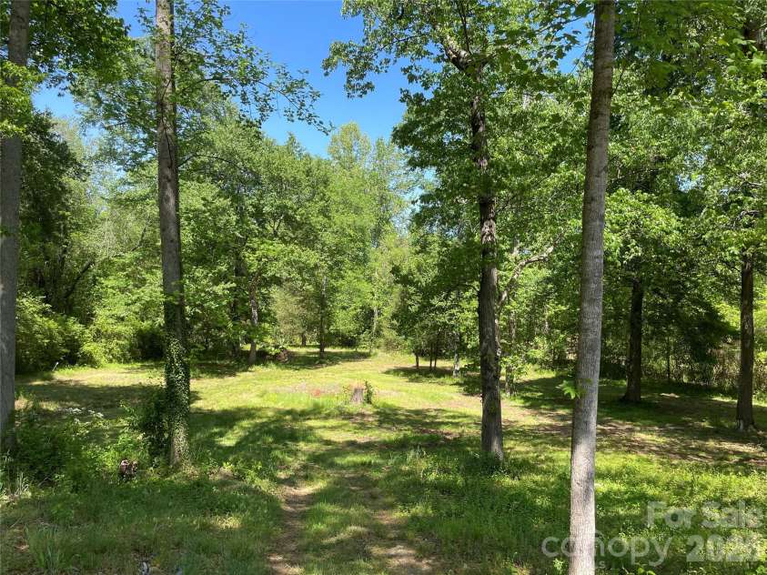 2031 Redskin Trail, Iron Station, NC 28080.  MLS# CAR4376461, YatesRealty ID 18686. 