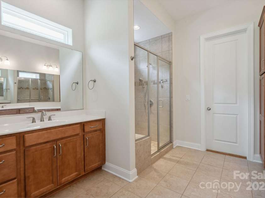 467 Granite Lake Court, Denver, NC 28037.  MLS# CAR4259696, YatesRealty ID 18686. 