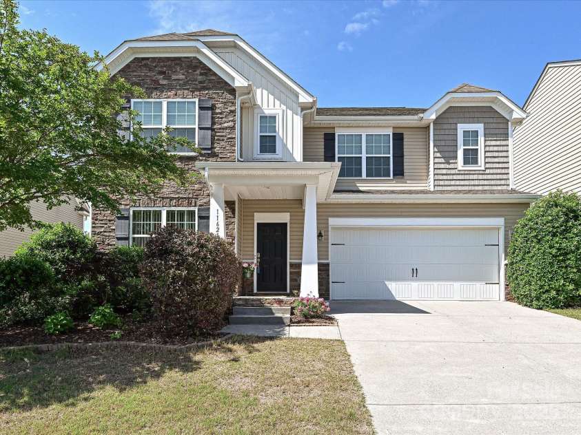 11621 Red Knoll Lane, Pineville, NC 28134.  MLS# CAR4238844, YatesRealty ID 18689. 11621 Red Knoll Ln