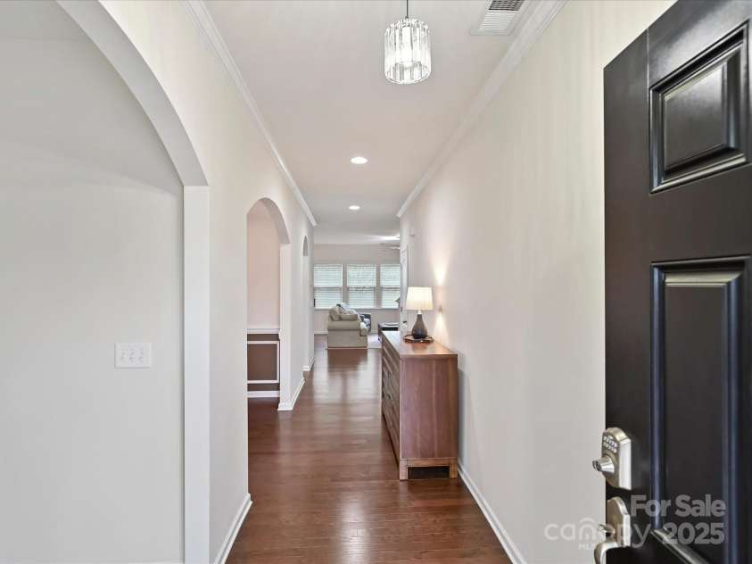 11621 Red Knoll Lane, Pineville, NC 28134.  MLS# CAR4238844, YatesRealty ID 18689. Beautiful entrance