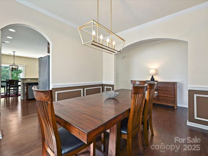 11621 Red Knoll Lane, Pineville, NC 28134.  MLS# CAR4238844, YatesRealty ID 18689. Great for entertaining