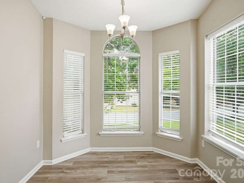 7200 Daerwood Place, Charlotte, NC 28215.  MLS# CAR4376205, YatesRealty ID 18689. 
