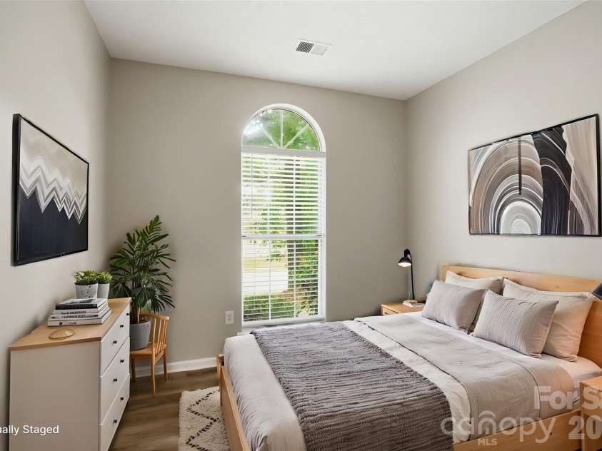 7200 Daerwood Place, Charlotte, NC 28215.  MLS# CAR4376205, YatesRealty ID 18689. Virtually Staged