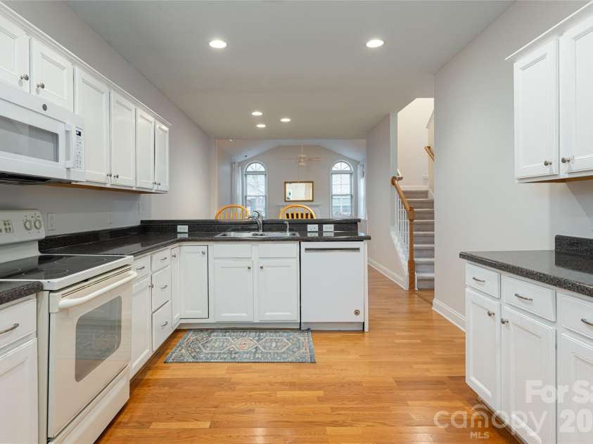55 Outlook Circle, Swannanoa, NC 28778.  MLS# CAR4346540, YatesRealty ID 1869. 