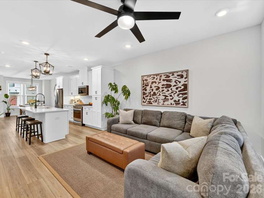 2024 Terwilliger Terrace, Charlotte, NC 28203.  MLS# CAR4354818, YatesRealty ID 18690. Main Level Living Room