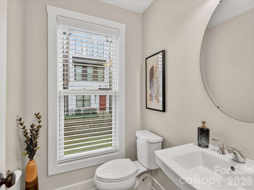 2024 Terwilliger Terrace, Charlotte, NC 28203.  MLS# CAR4354818, YatesRealty ID 18690. Main Level Powder Room