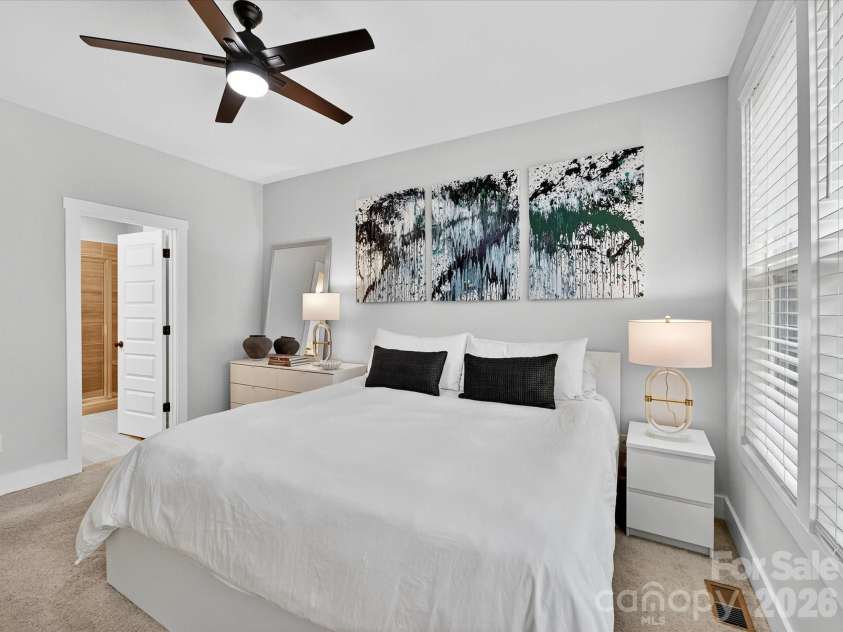 2024 Terwilliger Terrace, Charlotte, NC 28203.  MLS# CAR4354818, YatesRealty ID 18690. Upper Primary Bedroom
