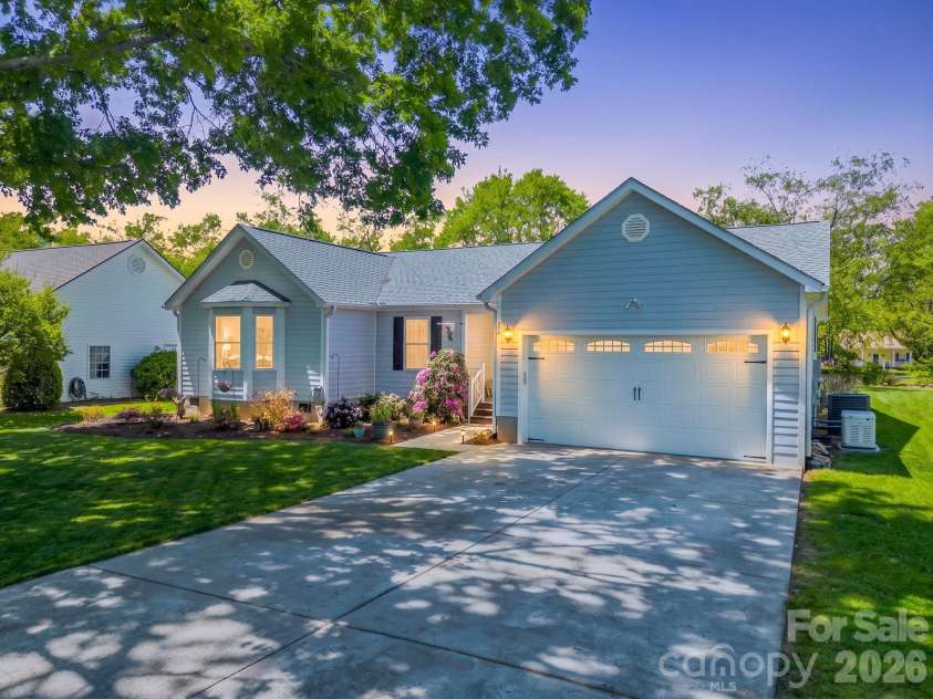 179 Kingfisher Lane, Mills River, NC 28759.  MLS# CAR4371659, YatesRealty ID 18691. 
