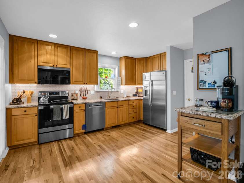 179 Kingfisher Lane, Mills River, NC 28759.  MLS# CAR4371659, YatesRealty ID 18691. Kitchen