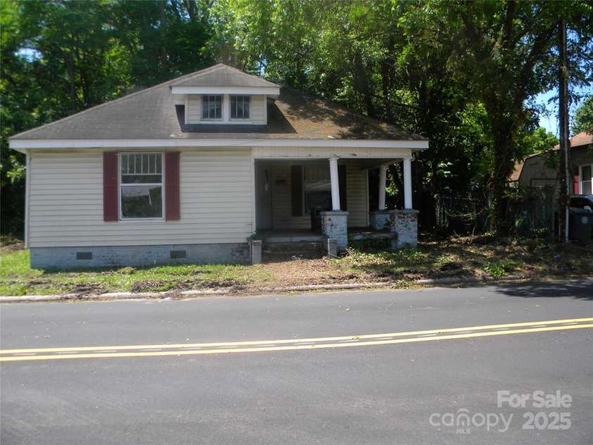 421 Cemetery Street, Salisbury, NC 28144.  MLS# CAR4260514, YatesRealty ID 18691. 