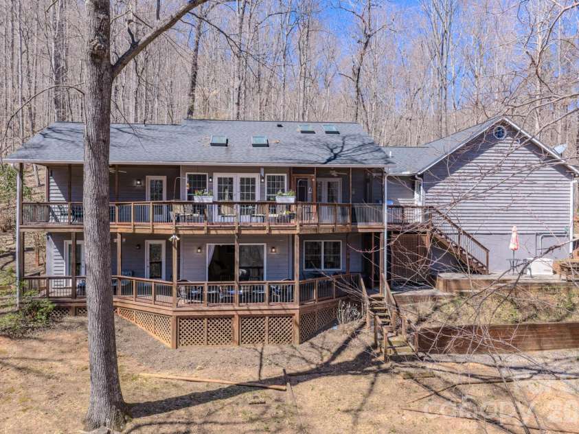 38 Sutton Knob Road, Candler, NC 28715.  MLS# CAR4361951, YatesRealty ID 18692. 
