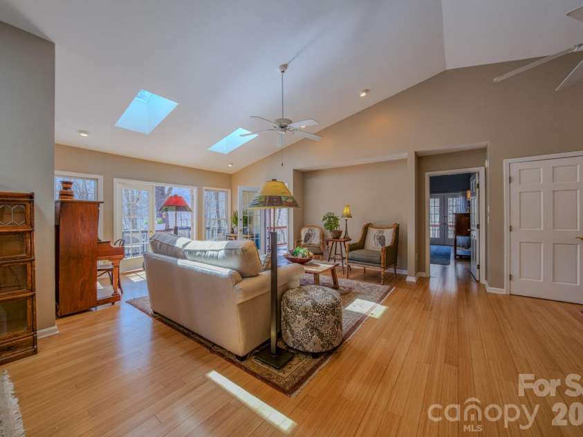38 Sutton Knob Road, Candler, NC 28715.  MLS# CAR4361951, YatesRealty ID 18692. 