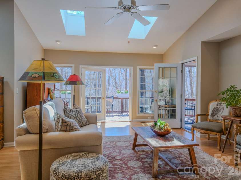 38 Sutton Knob Road, Candler, NC 28715.  MLS# CAR4361951, YatesRealty ID 18692. 