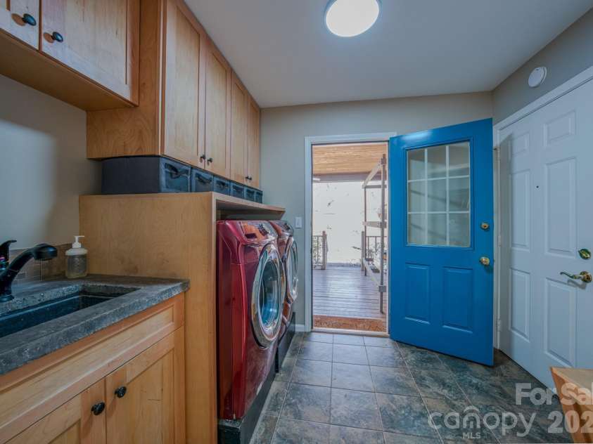 38 Sutton Knob Road, Candler, NC 28715.  MLS# CAR4361951, YatesRealty ID 18692. 