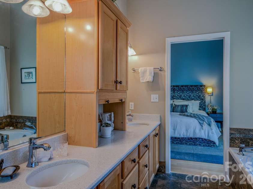 38 Sutton Knob Road, Candler, NC 28715.  MLS# CAR4361951, YatesRealty ID 18692. 