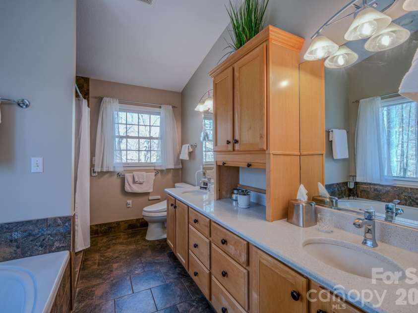 38 Sutton Knob Road, Candler, NC 28715.  MLS# CAR4361951, YatesRealty ID 18692. 