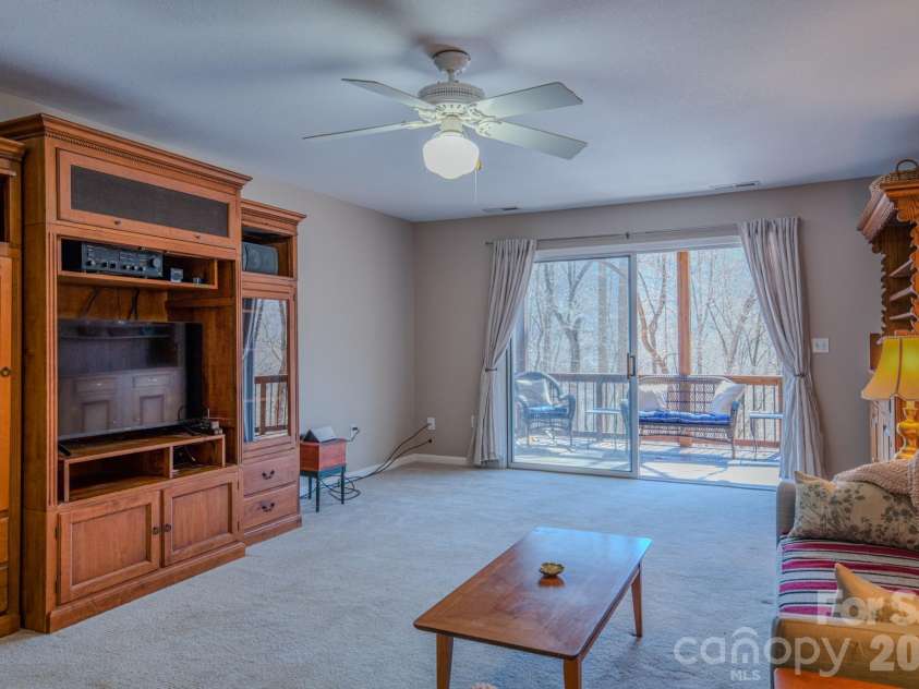 38 Sutton Knob Road, Candler, NC 28715.  MLS# CAR4361951, YatesRealty ID 18692. 