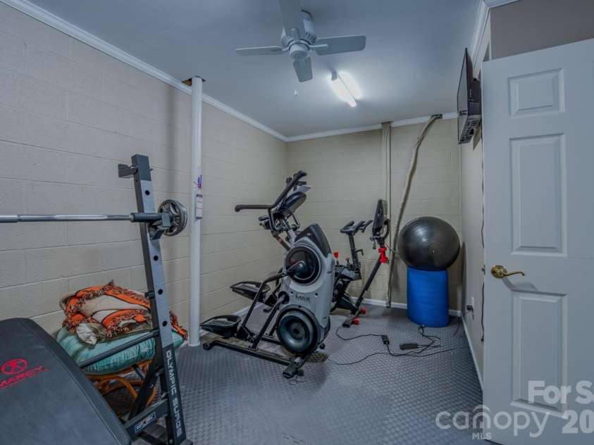 38 Sutton Knob Road, Candler, NC 28715.  MLS# CAR4361951, YatesRealty ID 18692. 