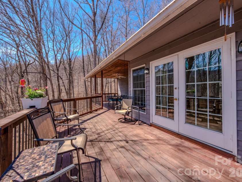 38 Sutton Knob Road, Candler, NC 28715.  MLS# CAR4361951, YatesRealty ID 18692. 