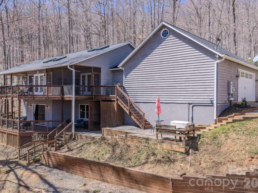 38 Sutton Knob Road, Candler, NC 28715.  MLS# CAR4361951, YatesRealty ID 18692. 