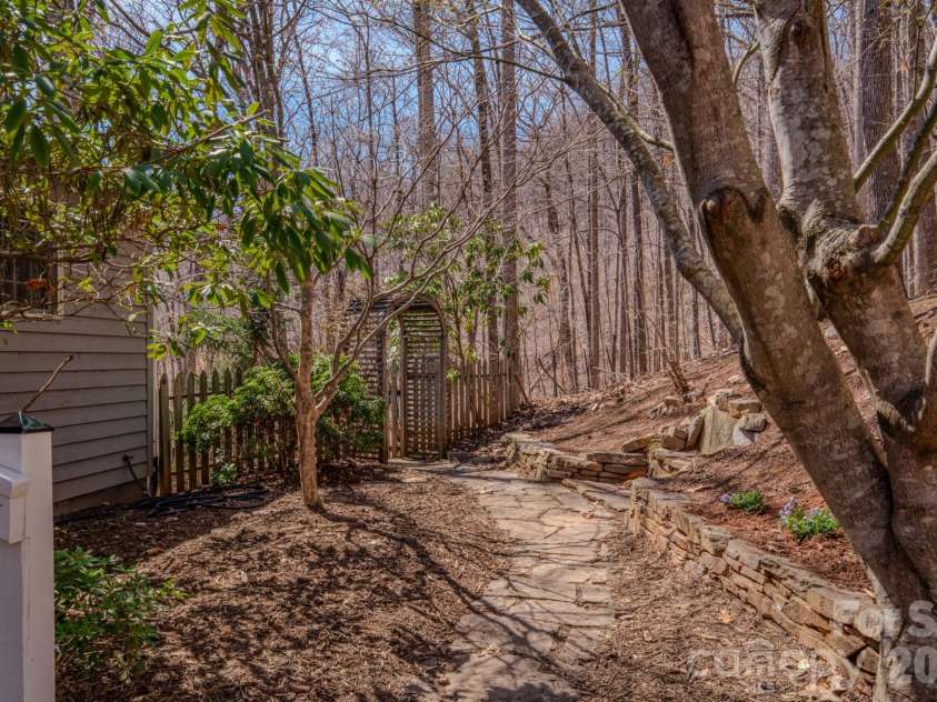 38 Sutton Knob Road, Candler, NC 28715.  MLS# CAR4361951, YatesRealty ID 18692. 