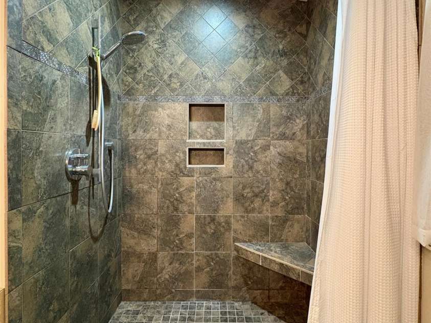 38 Sutton Knob Road, Candler, NC 28715.  MLS# CAR4361951, YatesRealty ID 18692. 