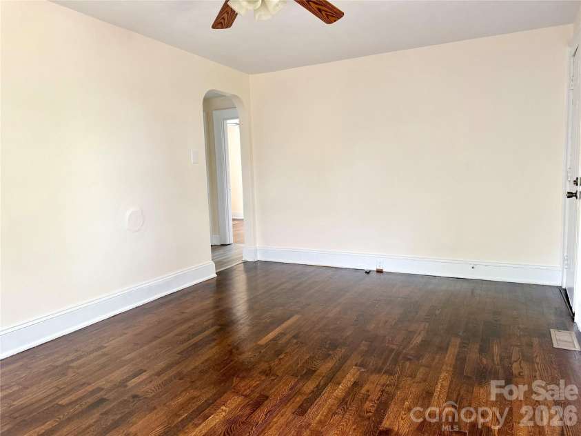 2025 28th Street, Hickory, NC 28601.  MLS# CAR4366195, YatesRealty ID 18693. 