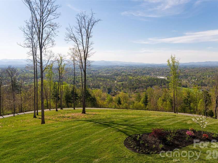 154 Bear View Road, Weaverville, NC 28787.  MLS# CAR4369033, YatesRealty ID 18694. 