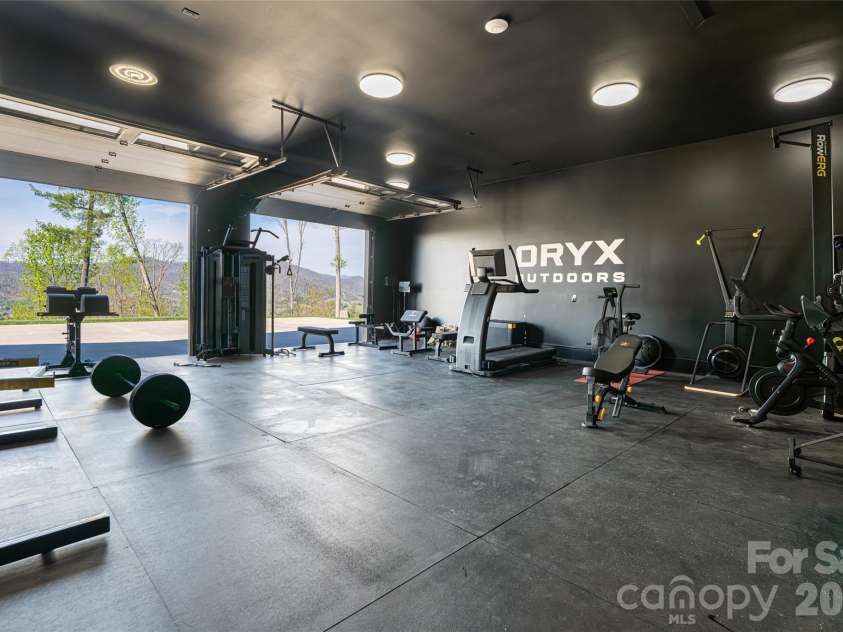 154 Bear View Road, Weaverville, NC 28787.  MLS# CAR4369033, YatesRealty ID 18694. 