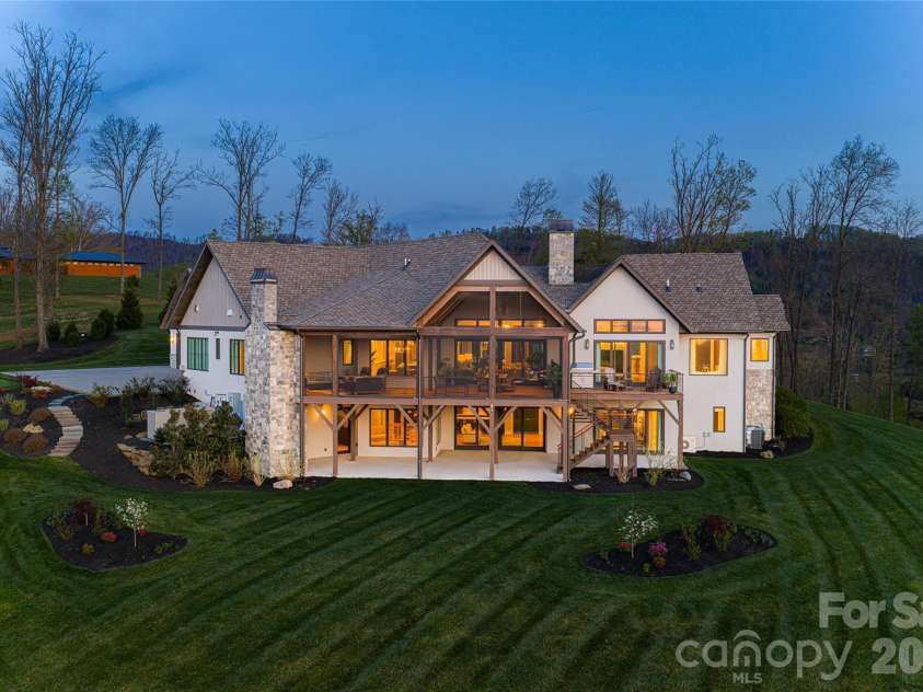 154 Bear View Road, Weaverville, NC 28787.  MLS# CAR4369033, YatesRealty ID 18694. 