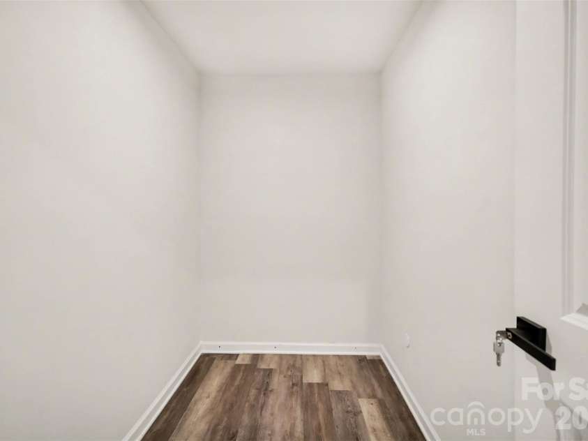 1211 May Apple Drive, Matthews, NC 28104.  MLS# CAR4349780, YatesRealty ID 18695. Flex space
