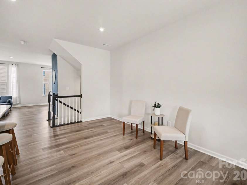 1211 May Apple Drive, Matthews, NC 28104.  MLS# CAR4349780, YatesRealty ID 18695. Spacious kitchen, open to the keeping area.