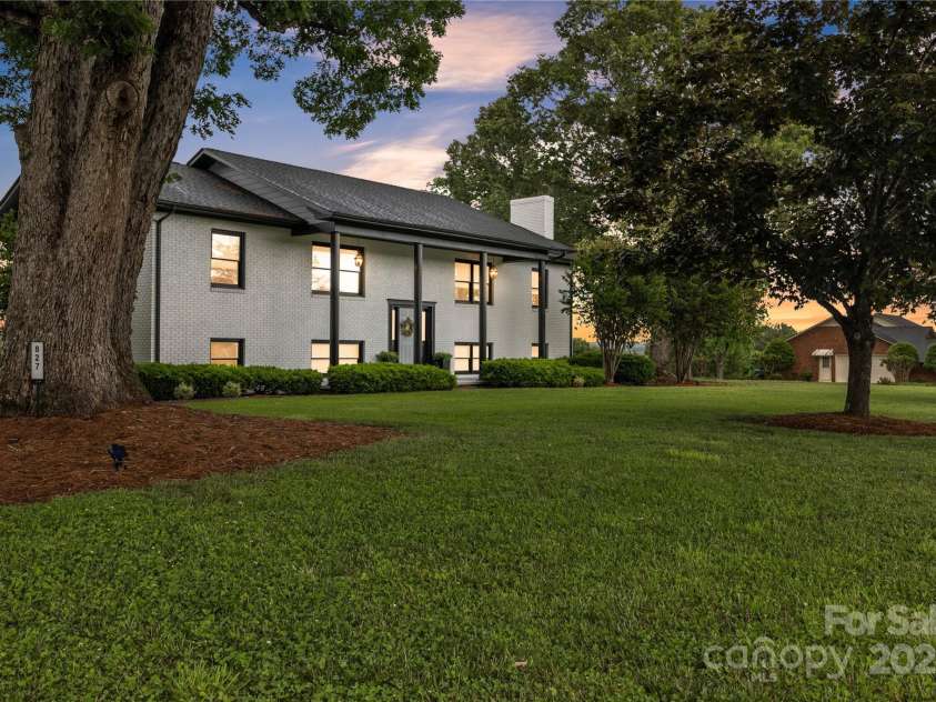 827 River Hills Court, Taylorsville, NC 28681.  MLS# CAR4258577, YatesRealty ID 18695. 
