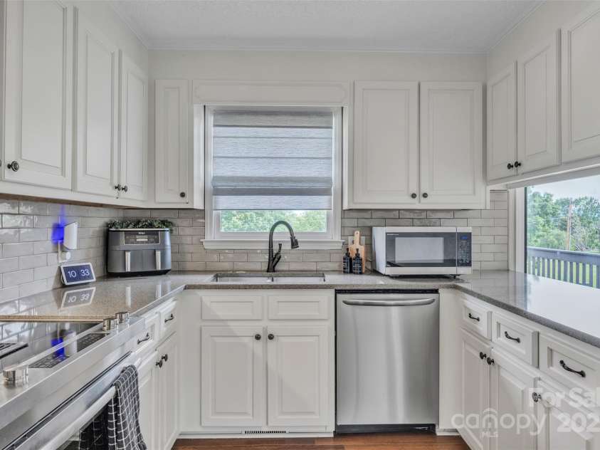 827 River Hills Court, Taylorsville, NC 28681.  MLS# CAR4258577, YatesRealty ID 18695. 