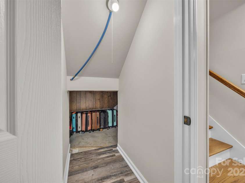 827 River Hills Court, Taylorsville, NC 28681.  MLS# CAR4258577, YatesRealty ID 18695. 