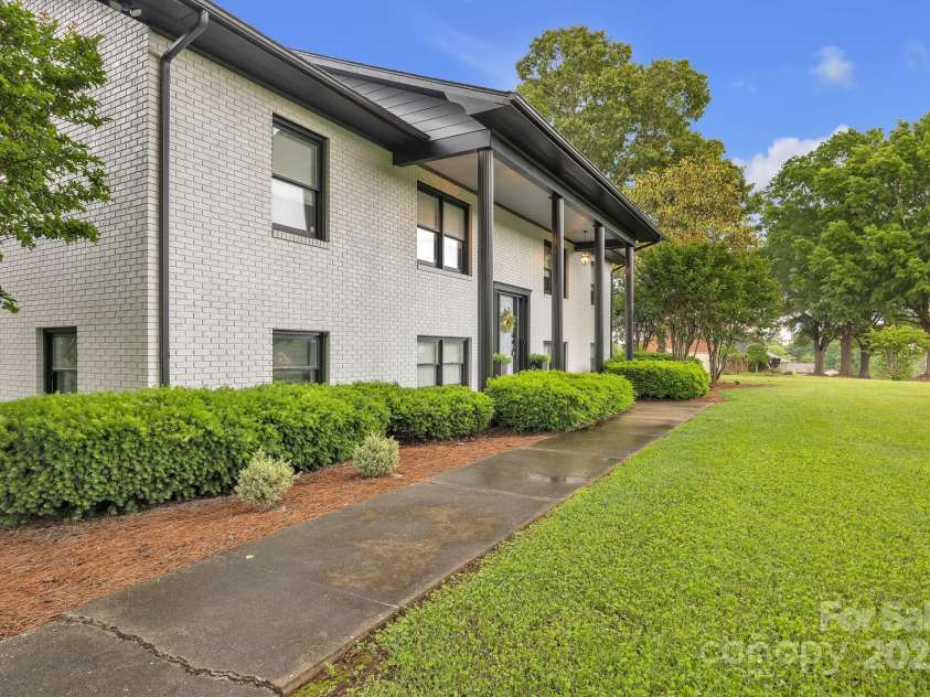 827 River Hills Court, Taylorsville, NC 28681.  MLS# CAR4258577, YatesRealty ID 18695. 