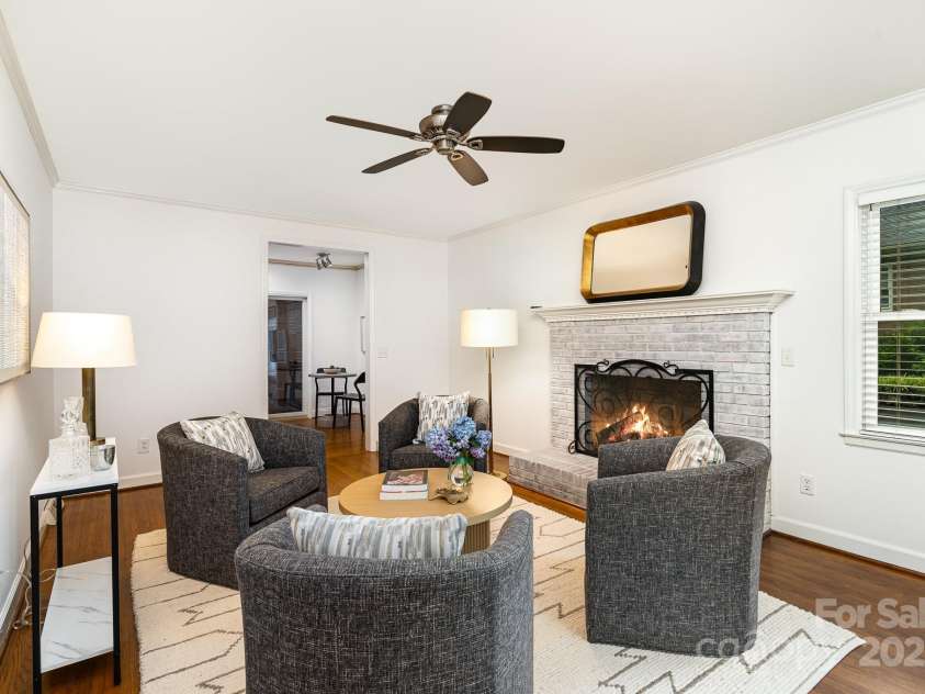 1209 Alfred Street, Charlotte, NC 28211.  MLS# CAR4252796, YatesRealty ID 18696. Den