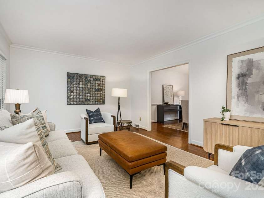 1209 Alfred Street, Charlotte, NC 28211.  MLS# CAR4252796, YatesRealty ID 18696. Living Room
